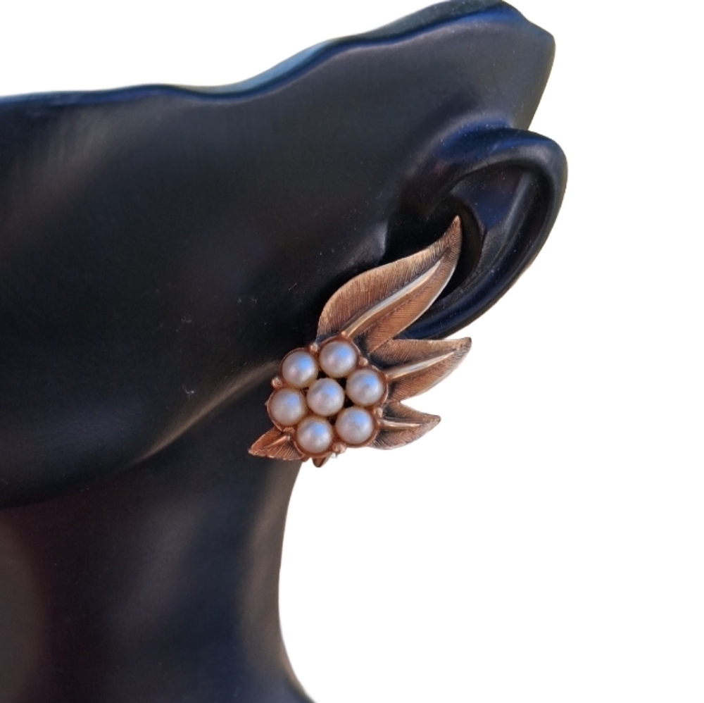 Vintage Tortolani Pearl Cluster Clip-On Earrings | 50s Designer Signed